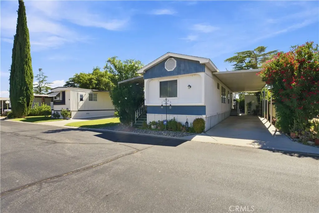 4444 E Avenue R 93, Palmdale, CA — listing photo 1