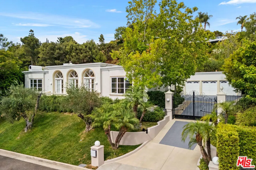 Residential Lease for rent at 475 Martin Lane, Beverly Hills, Los Angeles County, CA featuring 5 beds and 8 baths
