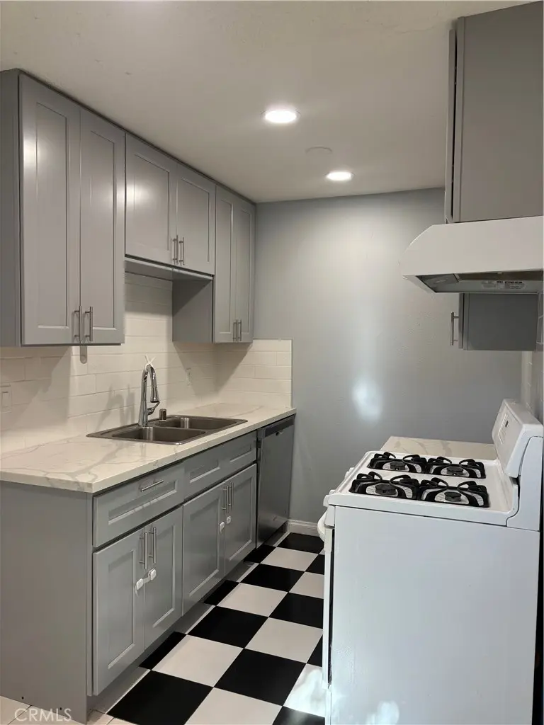 Condominium for sale at 8641 Glenoaks 131, Los Angeles, CA featuring 2 beds and 2 baths