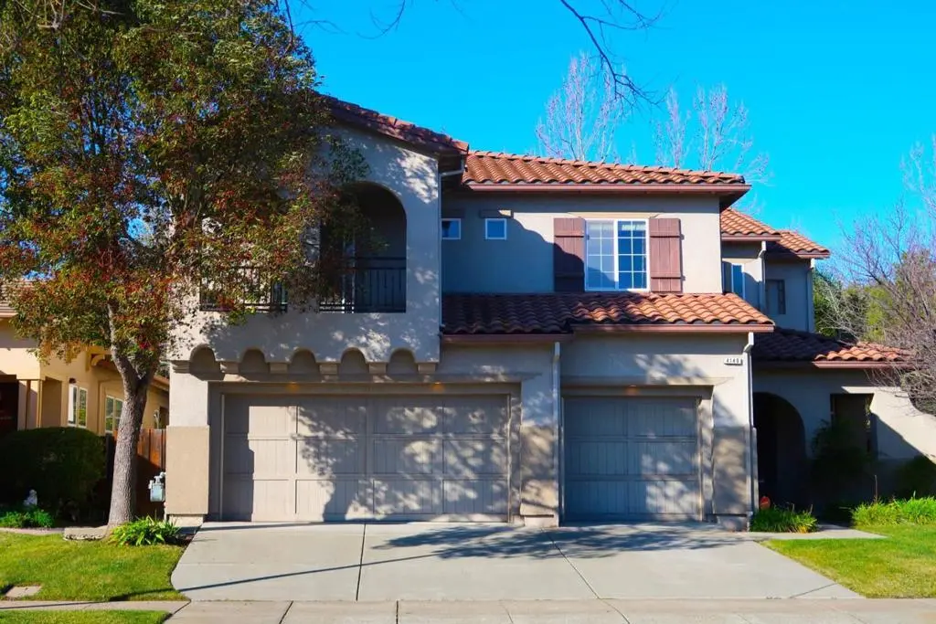 Residential Lease for rent at , Fairfield, CA featuring 3 beds and 3 baths