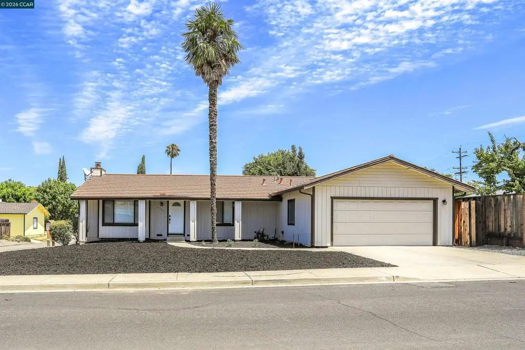 Single Family Residence for sale at 4323 Arleda Ln, Concord, CA featuring 4 beds and 2 baths
