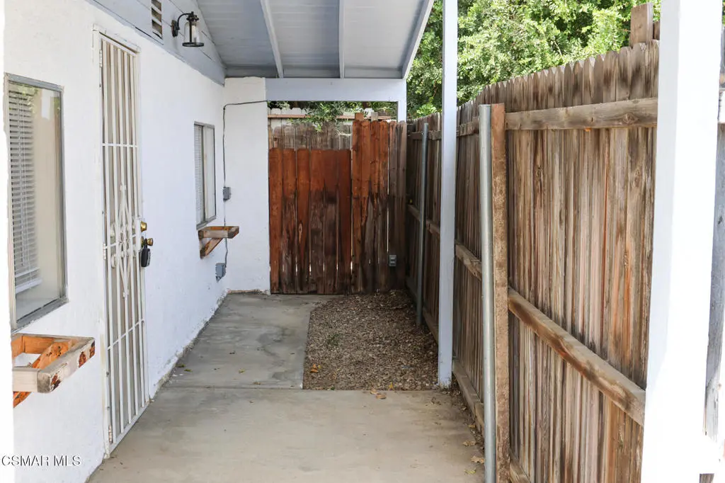 Residential Lease for rent at 4476 Apricot Road C, Simi Valley, Ventura County, CA featuring 2 beds and 1 bath