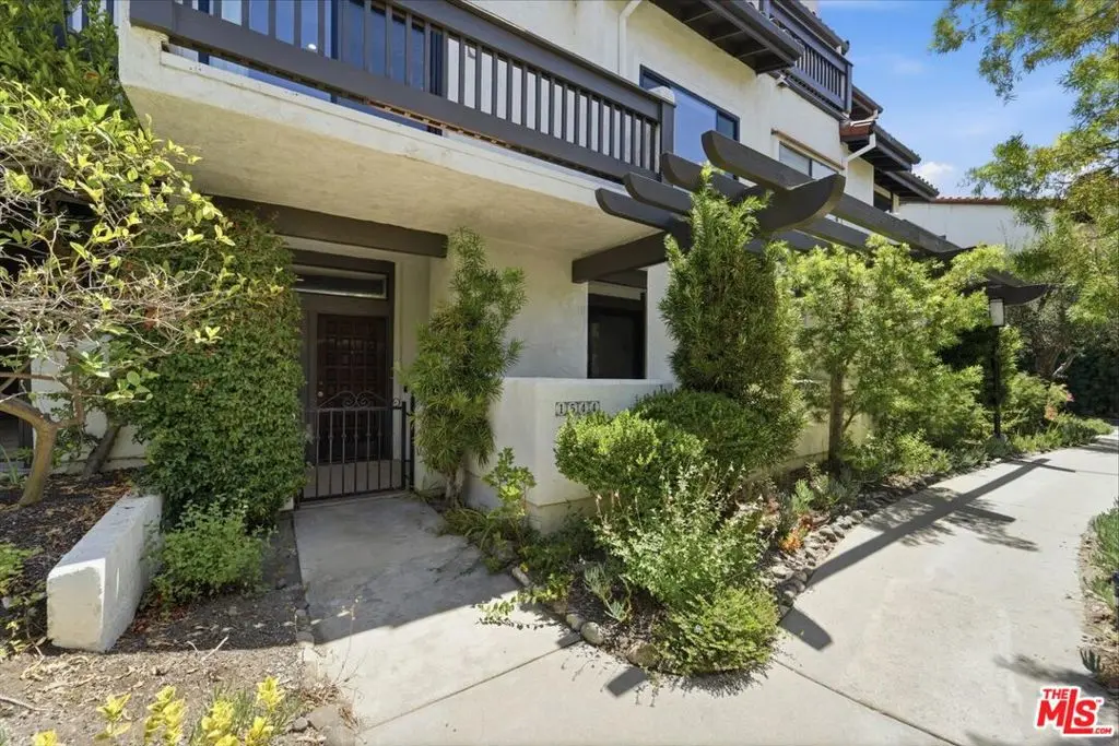 Condominium for sale at 1544 Michael Lane, Los Angeles, CA featuring 3 beds and 4 baths