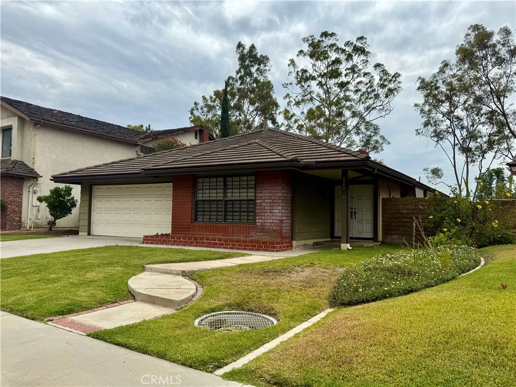 Residential Lease for rent at 2020 Seaview, Fullerton, Orange County, CA featuring 4 beds and 2 baths