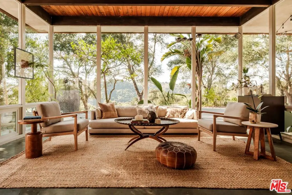 21269 Entrada Road, Topanga, CA — listing photo 1
