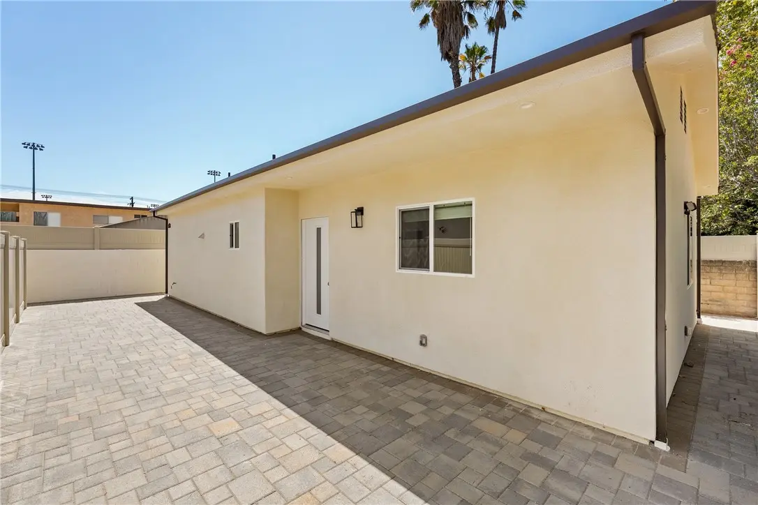 14924 Kittridge St, Van Nuys, CA — listing photo 1