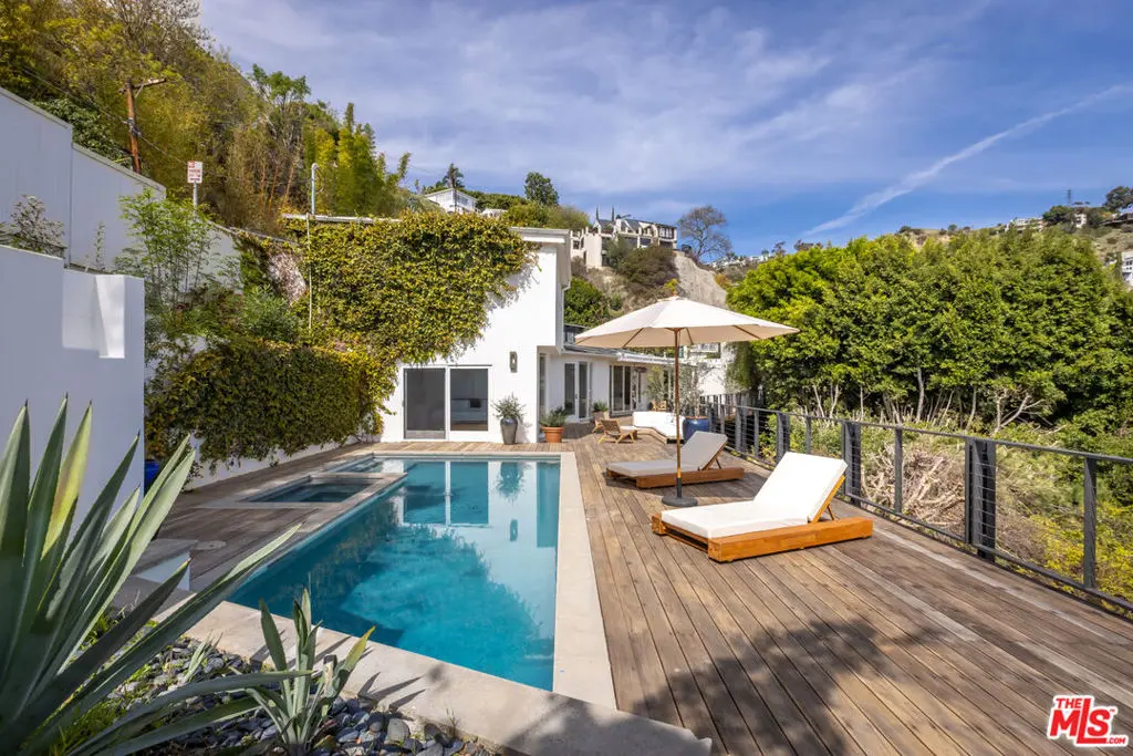 Residential Lease for rent at 1568 Viewsite Drive, Los Angeles, Los Angeles County, CA featuring 2 beds and 2 baths