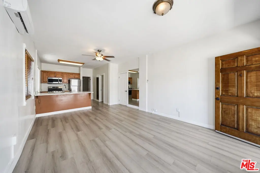 Residential Lease for rent at 5754 Melrose Avenue, Los Angeles, Los Angeles County, CA featuring 1 bed and 1 bath
