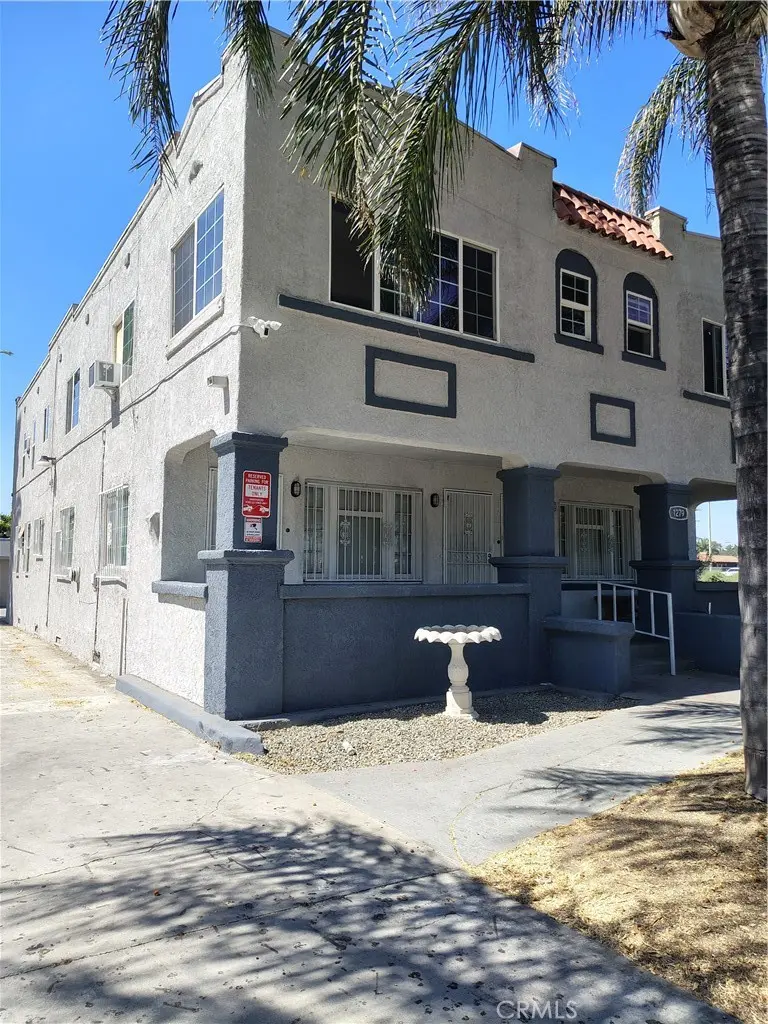 Quadruplex for rent at 1279 W 9th 2, San Bernardino, CA featuring 3 beds and 1 bath