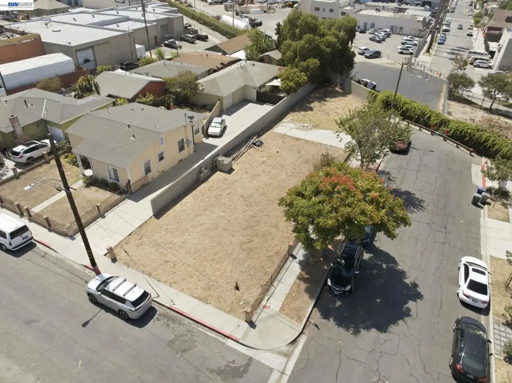 1100 E 23rd St, Signal Hill, CA — listing photo 1