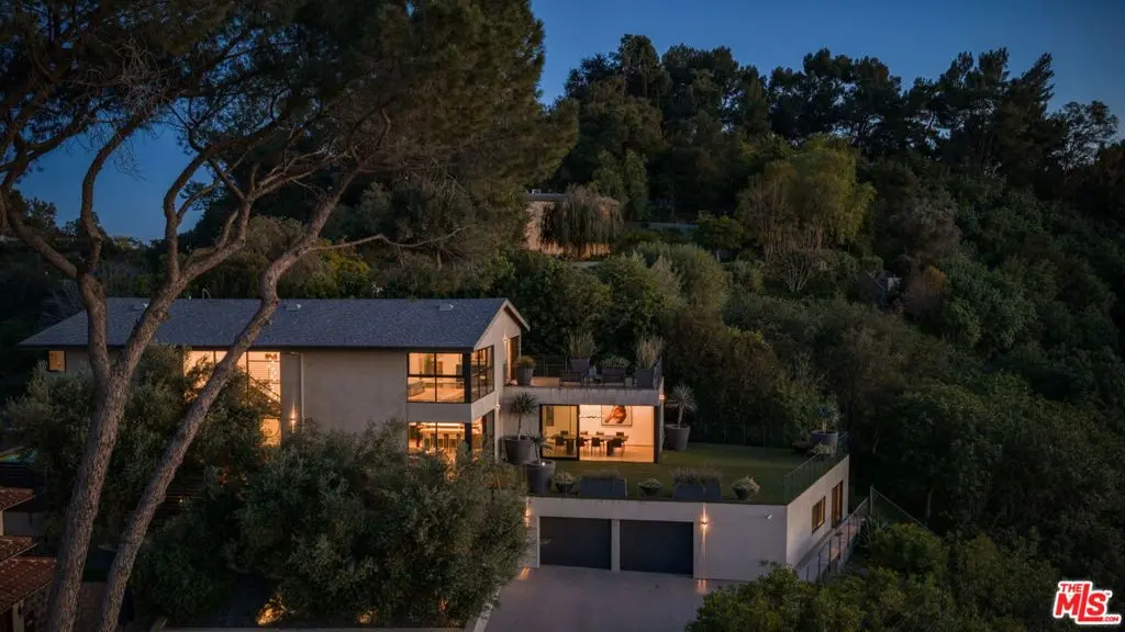 Residential Lease for rent at 3337 Beverly Ranch Road, Beverly Hills, Los Angeles County, CA featuring 4 beds and 5 baths