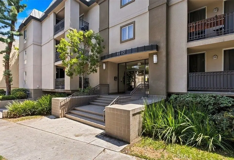 4630 Willis 305, Sherman Oaks, CA — listing photo 1