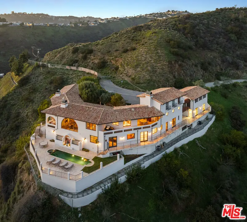 Residential Lease for rent at 1924 Wattles Drive, Los Angeles, Los Angeles County, CA featuring 6 beds and 8 baths