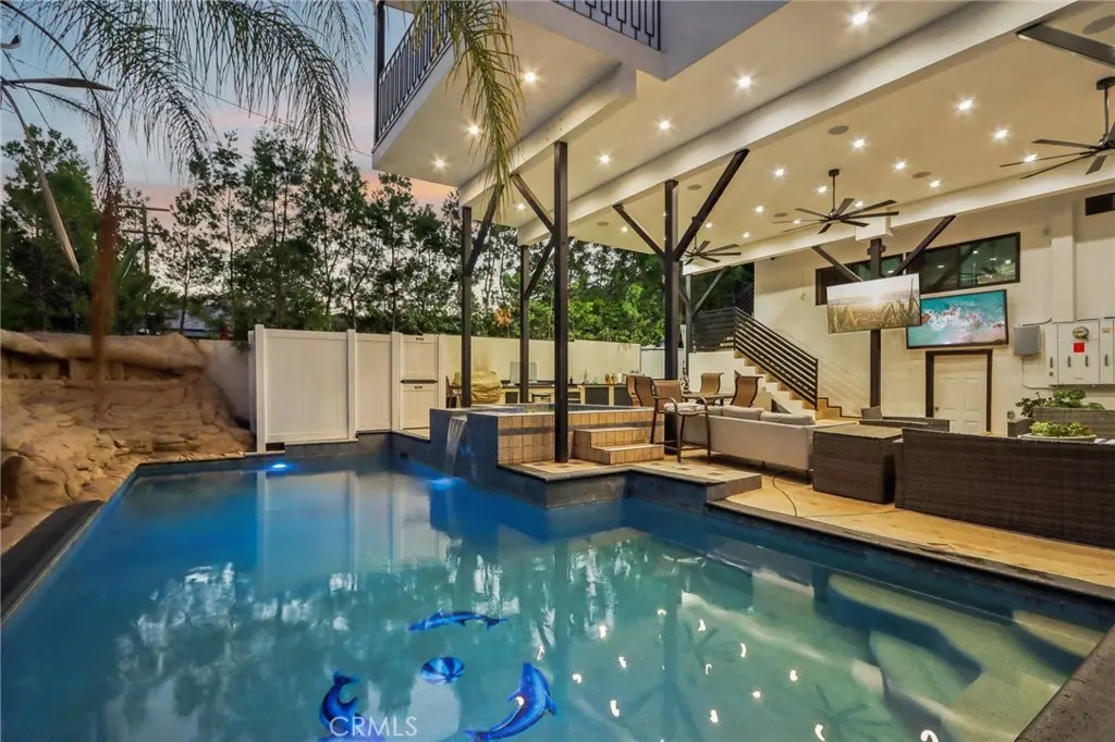 Single Family Residence for sale at 4432 Melbourne Avenue, Los Angeles, CA featuring 6 beds and 8 baths