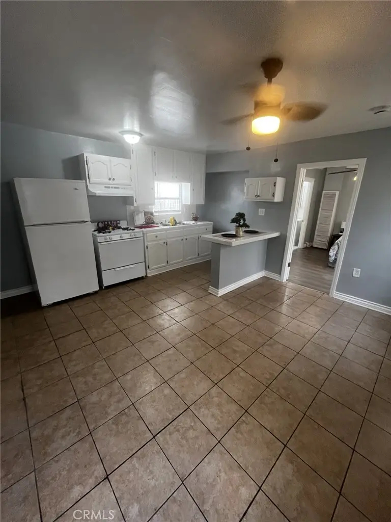 Residential Lease for rent at 4520 S Normandie, Los Angeles, Los Angeles County, CA featuring 1 bed and 1 bath