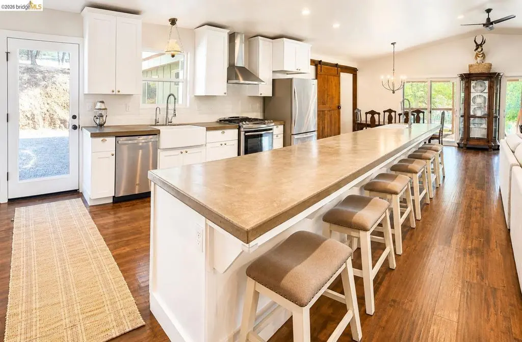 5945 Clements Pl, Valley Springs, CA — listing photo 1