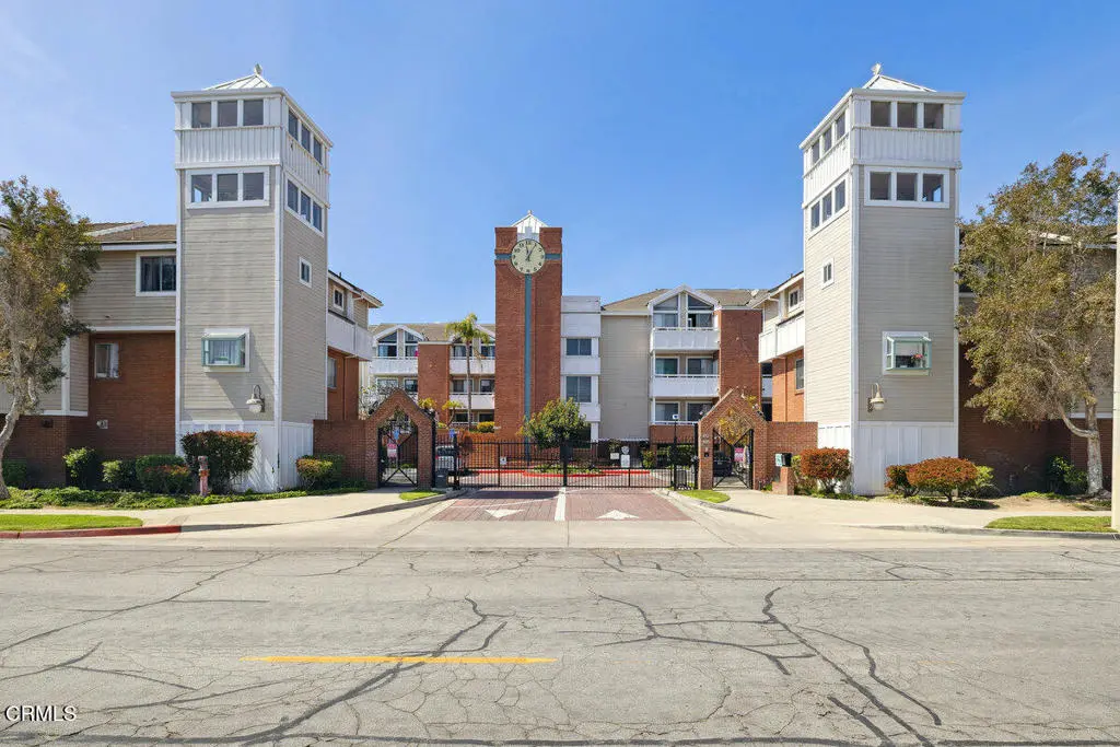 Condominium for sale at 877 S B Street, Oxnard, CA featuring 2 beds and 3 baths