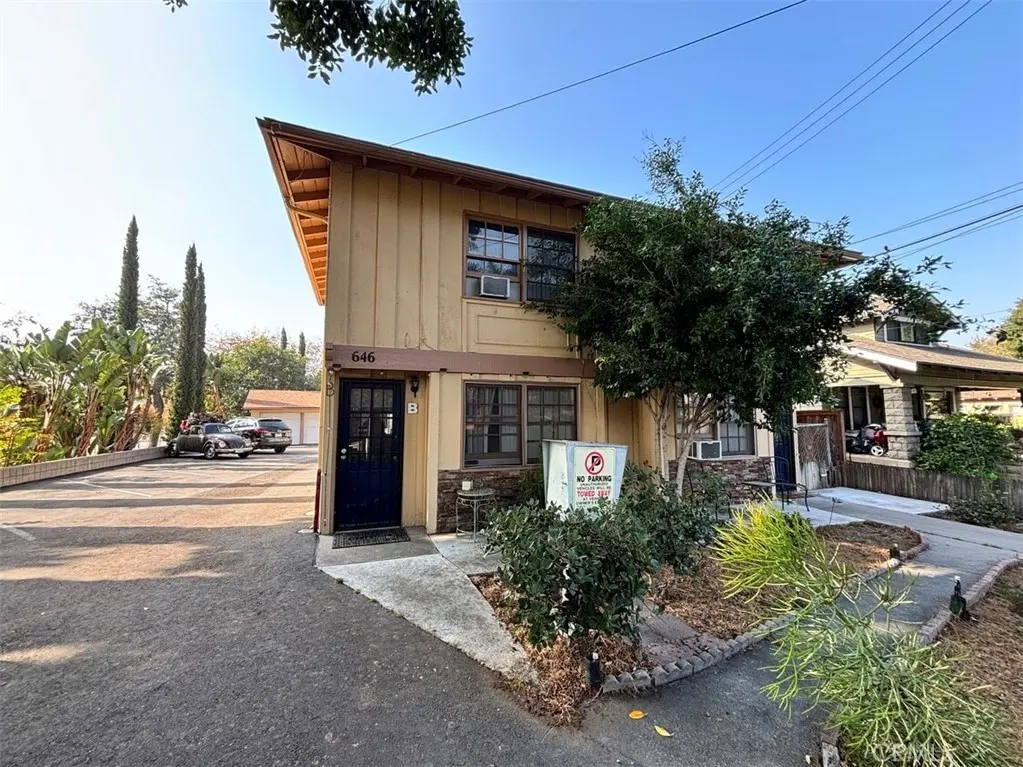 Townhouse for sale at 646 S Grand Street, Orange, CA