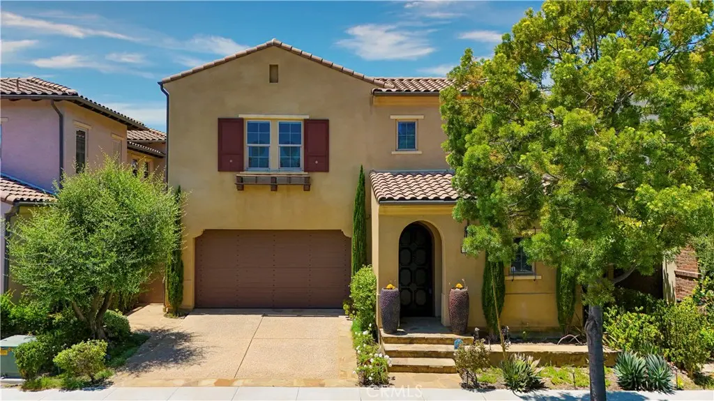 Residential Lease for rent at 122 Catalonia, Irvine, Orange County, CA featuring 4 beds and 4 baths