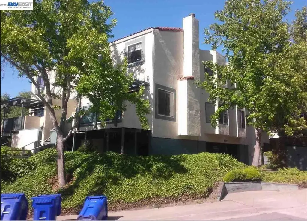 1704 Dalessi Dr, Pinole, CA — listing photo 1