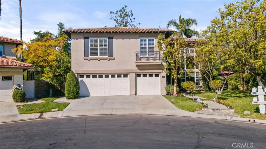 Single Family Residence for rent at 11 Willowglade, Rancho Santa Margarita, CA featuring 5 beds and 5 baths