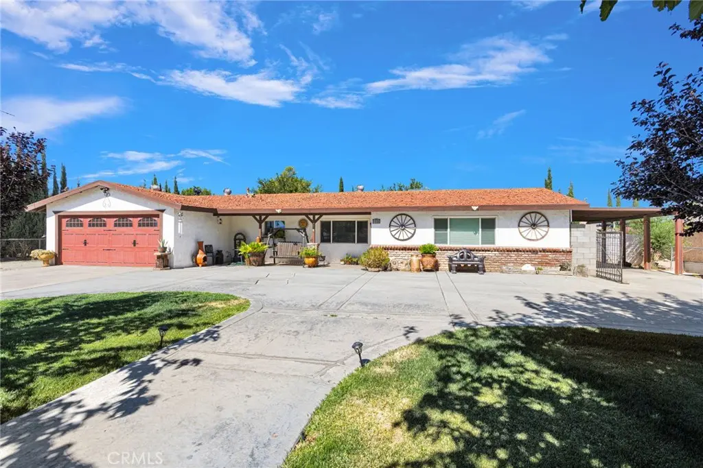 Single Family Residence for sale at 9906 Lincoln Avenue, Hesperia, CA featuring 3 beds and 2 baths