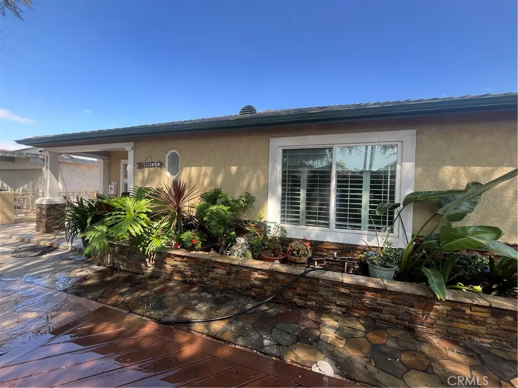 Residential Lease for rent at 8917 Krueger, Culver City, Los Angeles County, CA featuring 2 beds and 1 bath