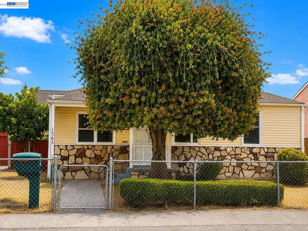Single Family Residence for sale at 1565 Timothy Dr, San Leandro, CA featuring 4 beds and 2 baths