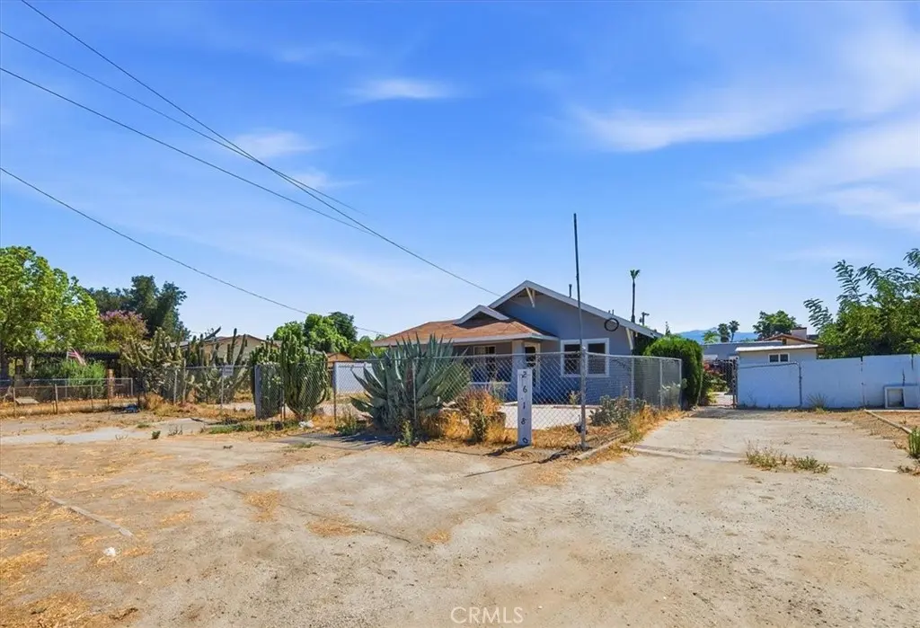 26180 Yale, Hemet, CA — listing photo 1