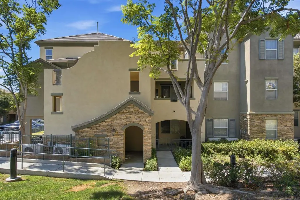 Condominium for sale at 1890 Chambery Pl 2336, Chula Vista, CA featuring 3 beds and 2 baths