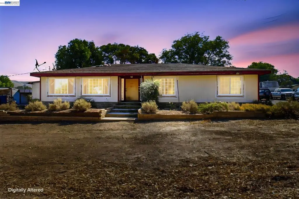 Single Family Residence for sale at 5940 Victoria Ln, Livermore, CA featuring 3 beds and 2 baths