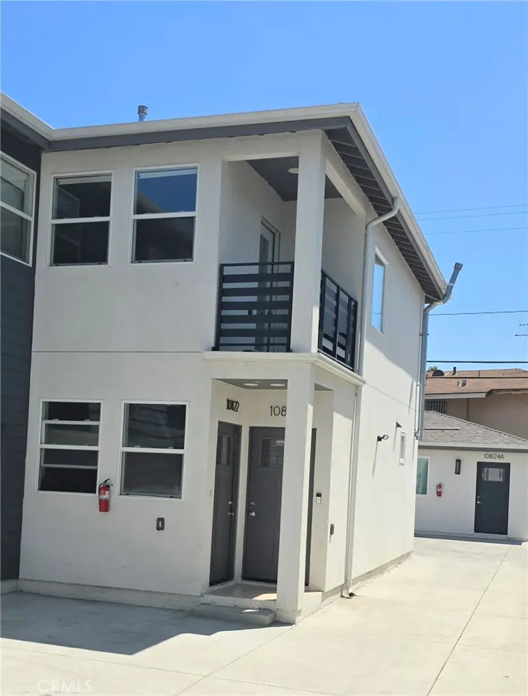 Residential Lease for rent at 10824 Long Beach Blvd, Lynwood, Los Angeles County, CA featuring 3 beds and 3 baths