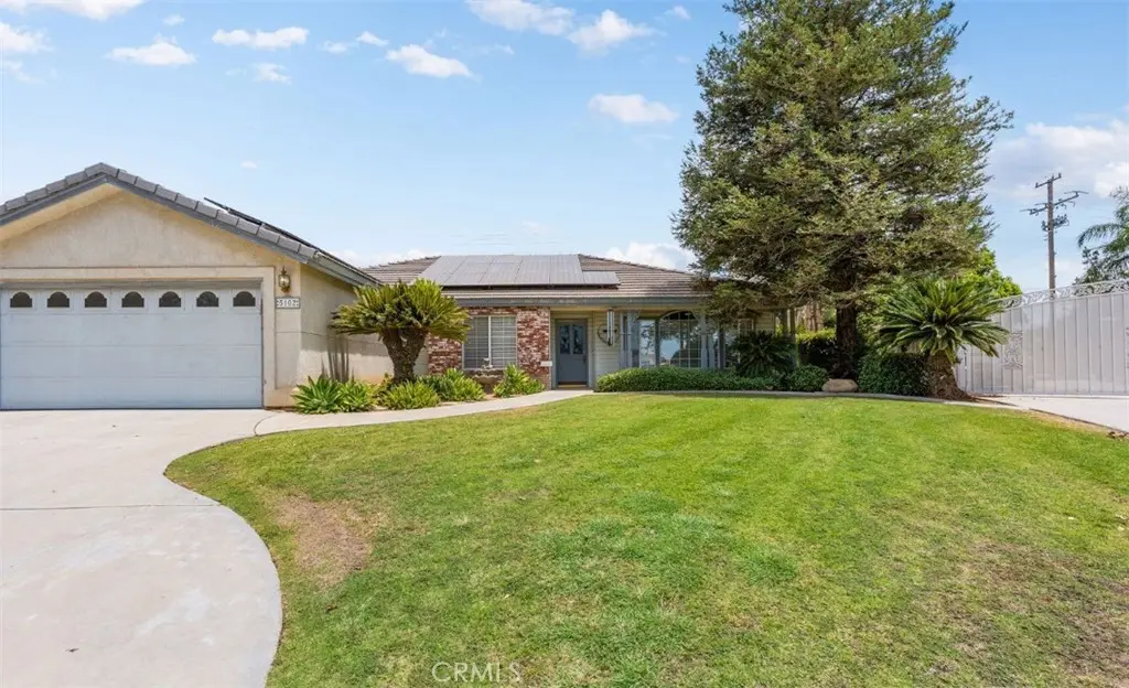 5102 Omaha, Bakersfield, CA — listing photo 1