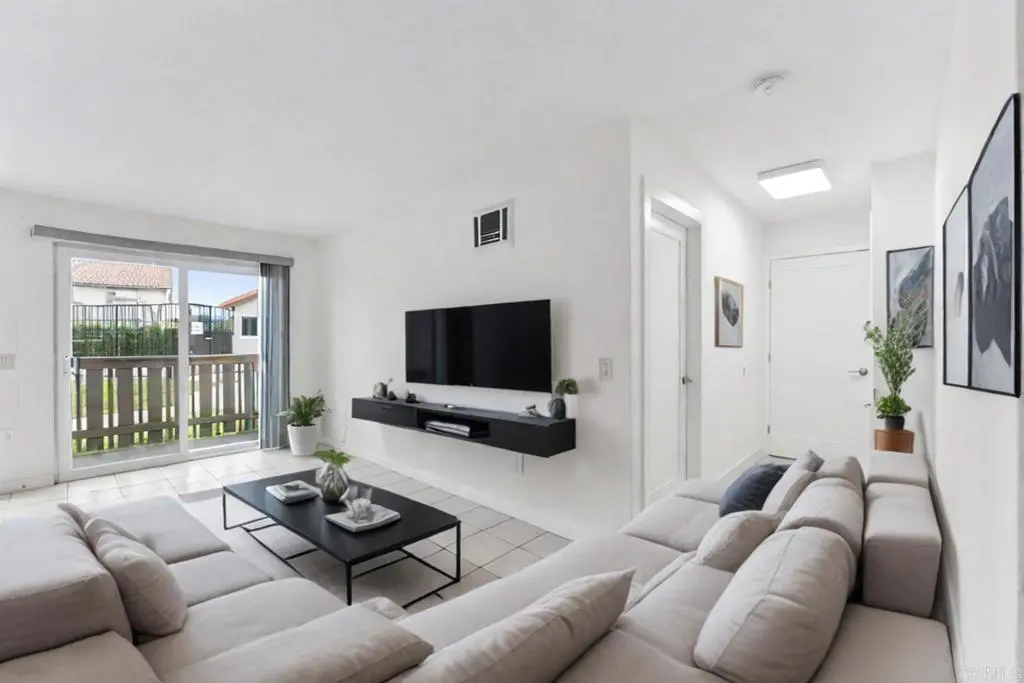 Condominium for rent at 1551 Broadway 28, Chula Vista, CA featuring 1 bed and 1 bath