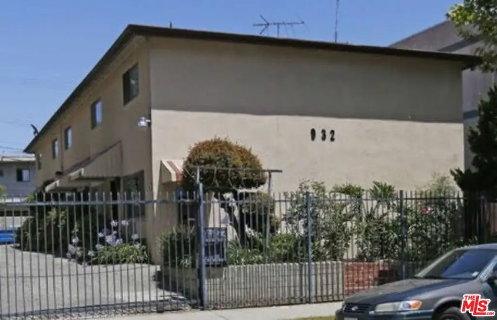 Residential Income for sale at 932 S Gramercy Place, Los Angeles, CA featuring 10 beds and 10 baths