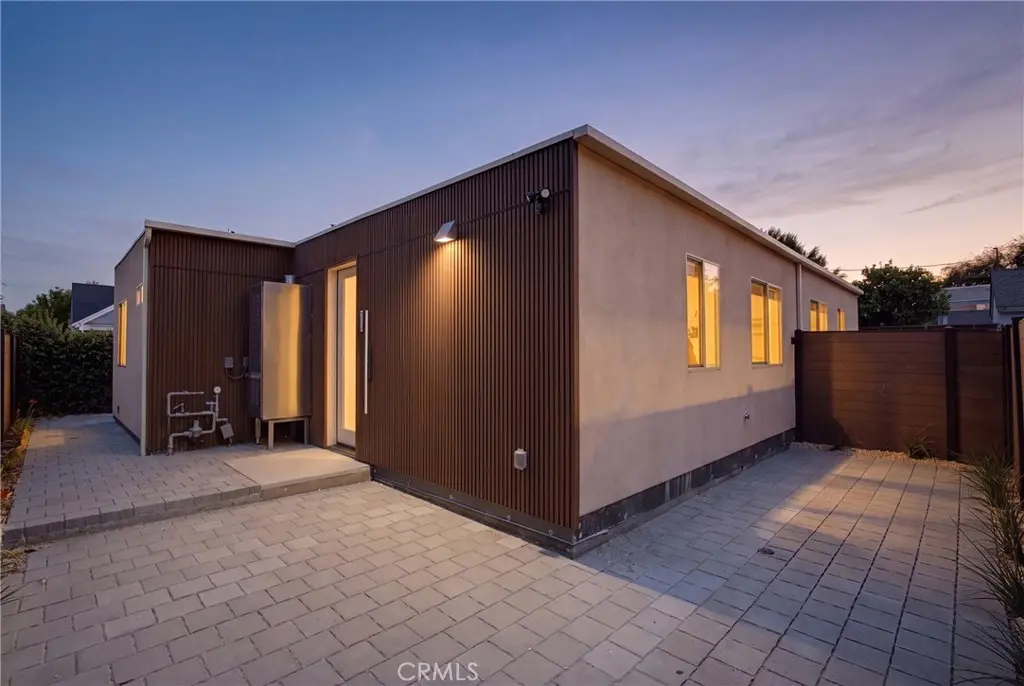 4851 Woodman Avenue, Sherman Oaks, CA — listing photo 1