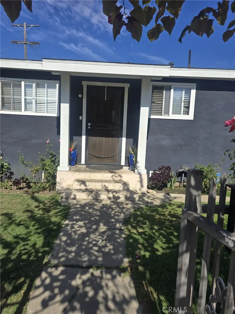 Single Family Residence for sale at 6700 10th, Los Angeles, CA featuring 2 beds and 1 bath