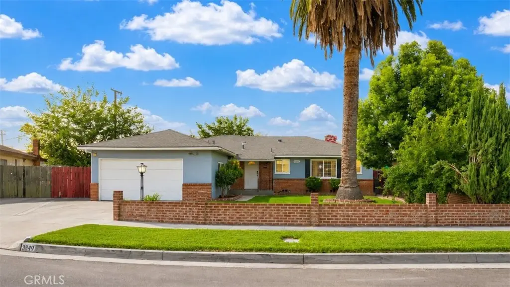 3849 E Dayton Avenue, Fresno, CA — listing photo 1