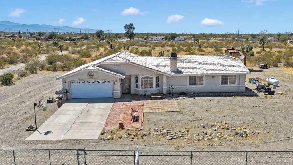 13014 Riggins Road, Phelan, CA — listing photo 1