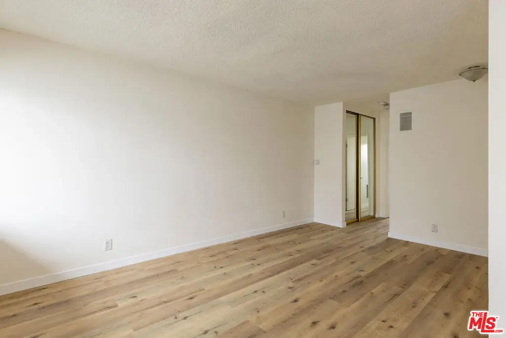 Residential Lease for rent at 1295 FEDERAL Avenue 14, Los Angeles, Los Angeles County, CA featuring 1 bed and 1 bath
