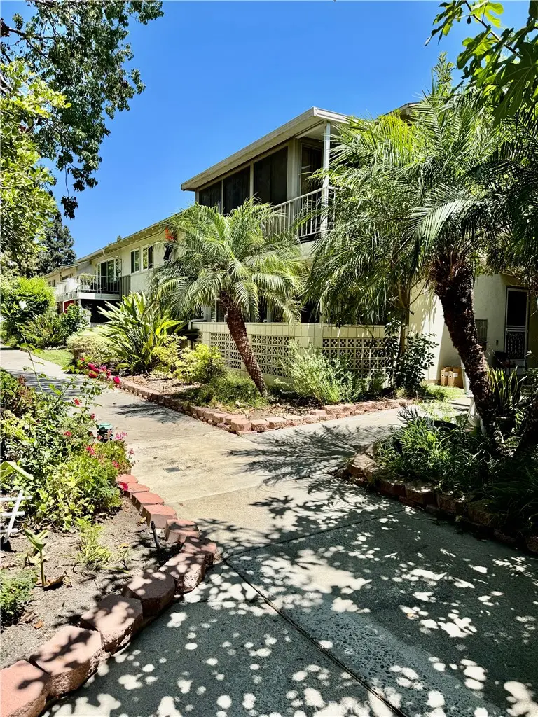 18 Via Castilla C, Laguna Woods, CA — listing photo 1
