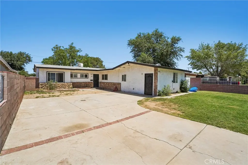 1051 W Avenue J14, Lancaster, CA — listing photo 1