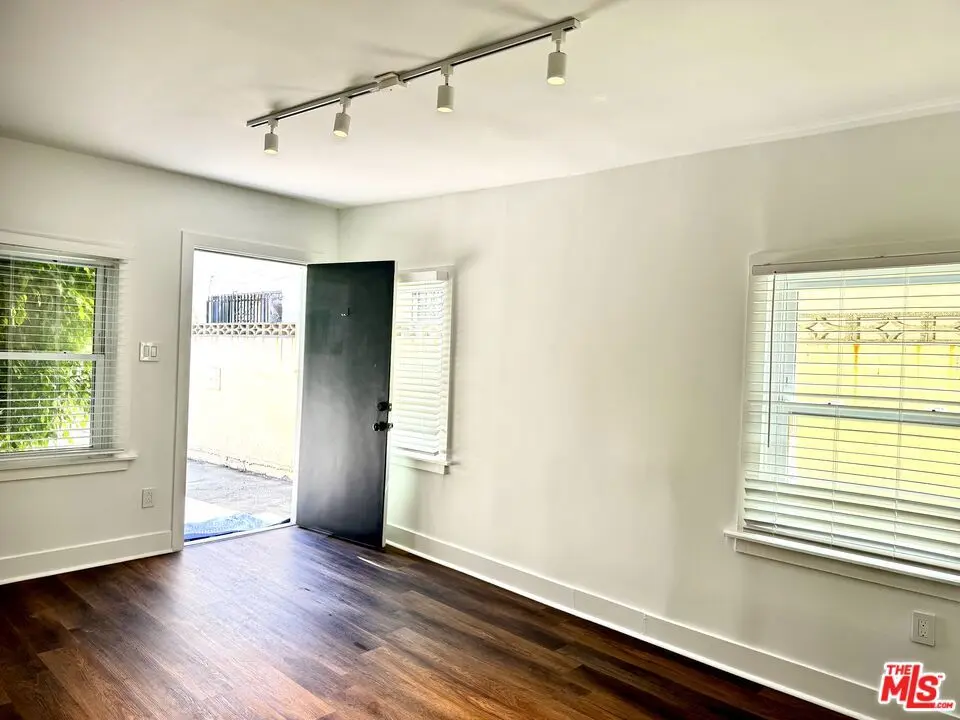 Residential Lease for rent at 5724 La Mirada Avenue, Los Angeles, CA featuring 1 bed and 1 bath