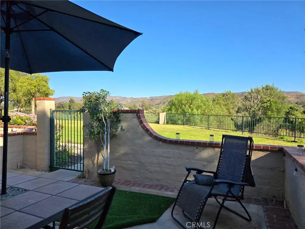 236 Country Club Drive B, Simi Valley, CA — listing photo 1