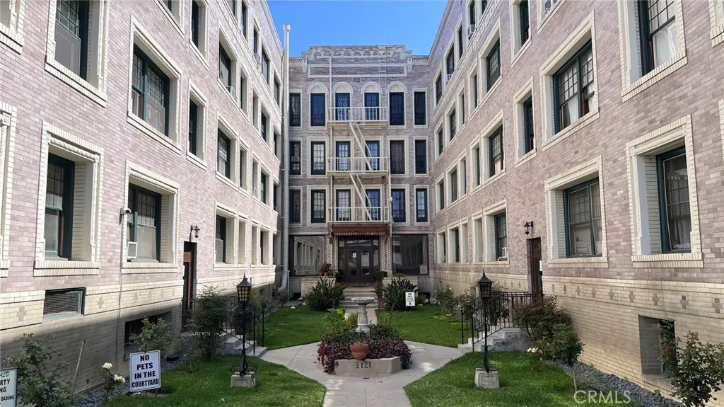 Residential Lease for rent at 2121 James M Wood Boulevard W 316, Los Angeles, Los Angeles County, CA and 1 bath