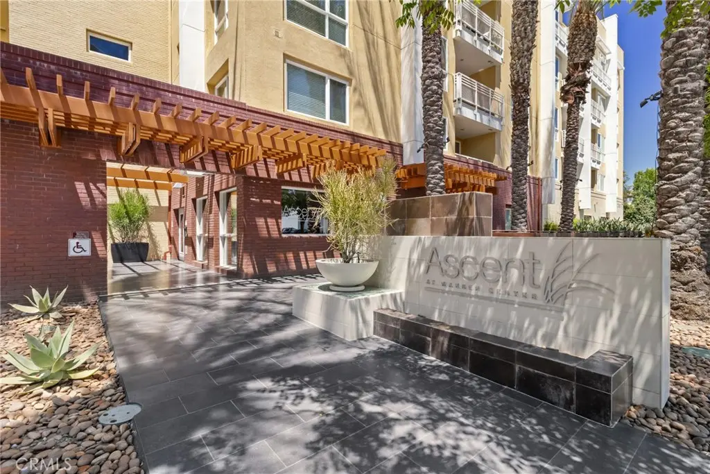 21301 Erwin Street 511, Woodland Hills, CA — listing photo 1