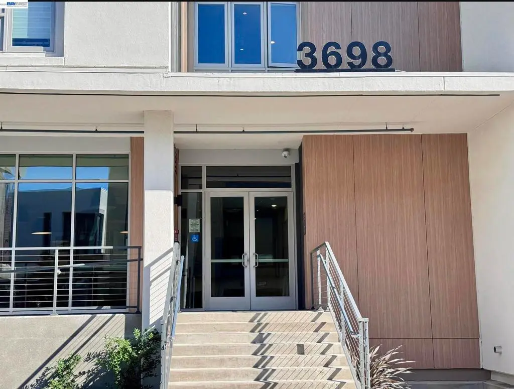 Condominium for rent at 3698 vision cmn, Fremont, CA featuring 2 beds and 2 baths