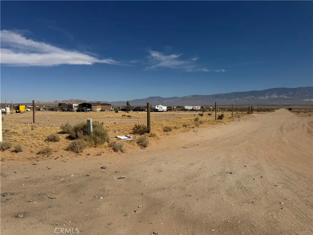 1 North Side, Lucerne Valley, CA — listing photo 1