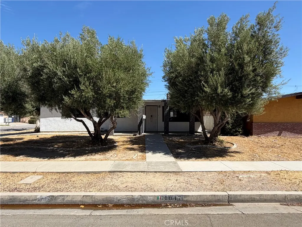 1047 W Avenue H6, Lancaster, CA — listing photo 1