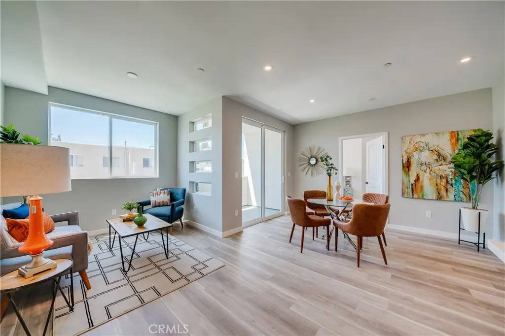 7018 Alabama 203, Canoga Park, CA — listing photo 1